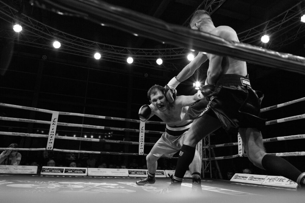 c duayne pearson blog photoessay boxing in kaiserslautern jürgen doberstein connects with vasilij sarbayev monochrome